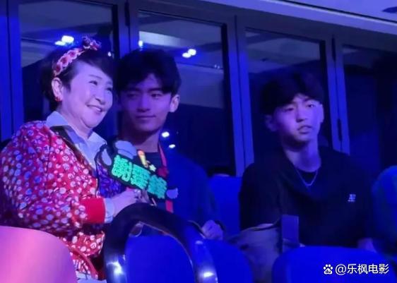 张柏芝与杨受成同框 一笑泯恩仇
